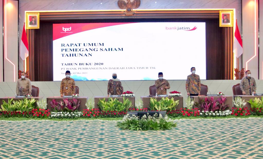 Gubernur Khofifah Tekankan Pentingnya Percepatan Perluasan  Digitalisasi  Keuangan pada Bank Jatim dan Berpihak KUMKM